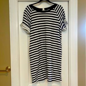 Caslon tshirt dress navy blue stripes size medium
